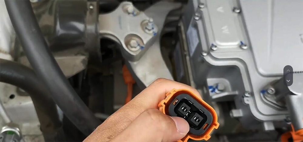 HVIL connector