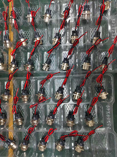 HVIL wiring in metal connectors